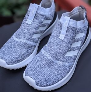 Women's Adidas cloudfoam lace less sneaker size 8.5